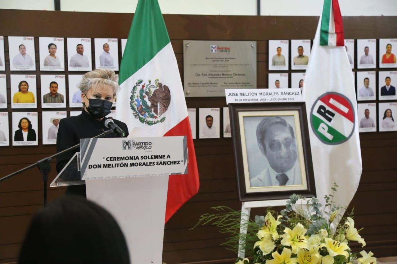 Rinden homenaje póstumo e ex líder del PRI de Puebla