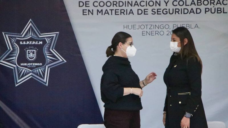 Firma Angélica Alvarado Convenio Intermunicipal de seguridad en Huejotzingo