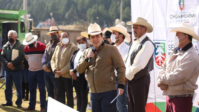 Invierte Lorenzo Rivera en obra pública para juntas auxiliares de Chignahuapan