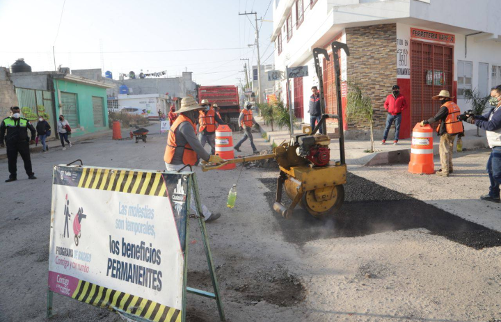 En tres meses, tapan 27 mil baches en Puebla