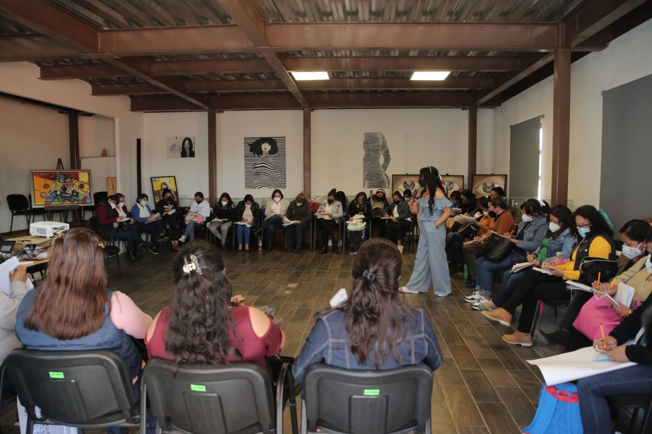 Capacitan a orientadoras comunitarias en San Andrés Cholula