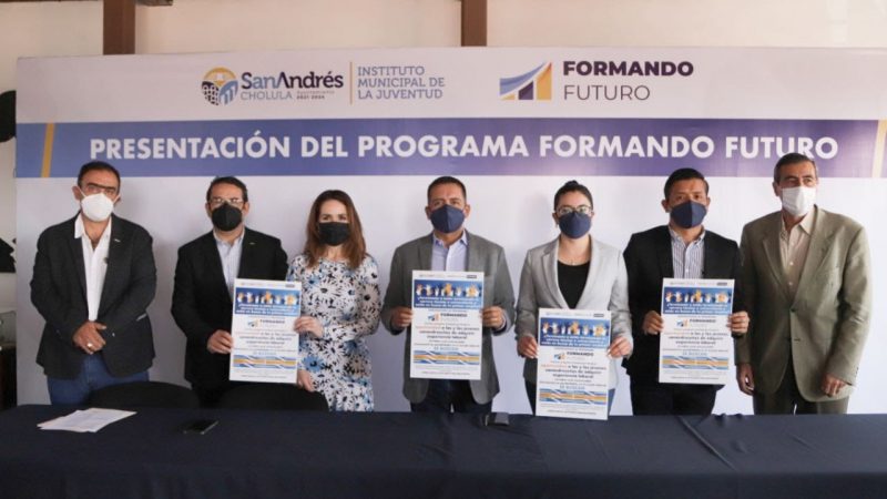 Presenta Edmundo Tlatehui programa “Formando Futuro” en San Andrés Cholula