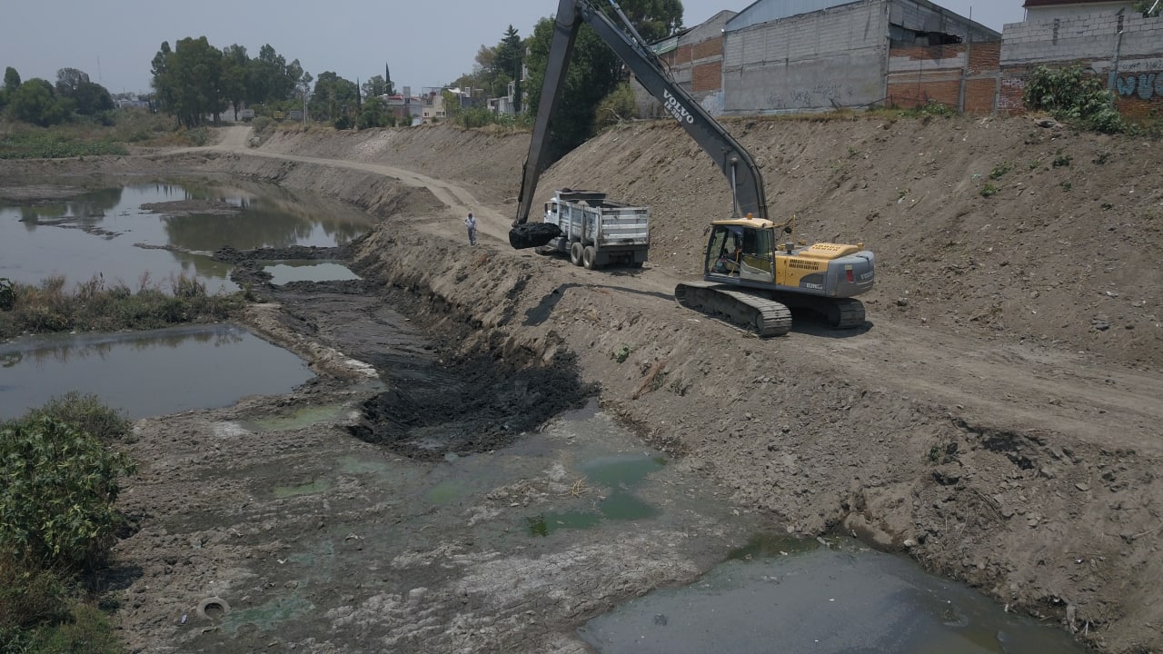 Limpian barrancas en la capital de Puebla, para evitar inundaciones por lluvias