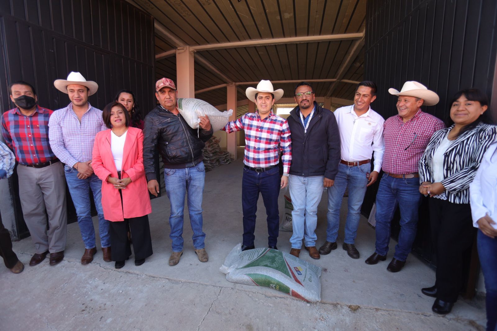 Fundamental apoyar a productores del campo: Lorenzo Rivera