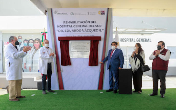 Entregan rehabilitación de hospitales en Puebla