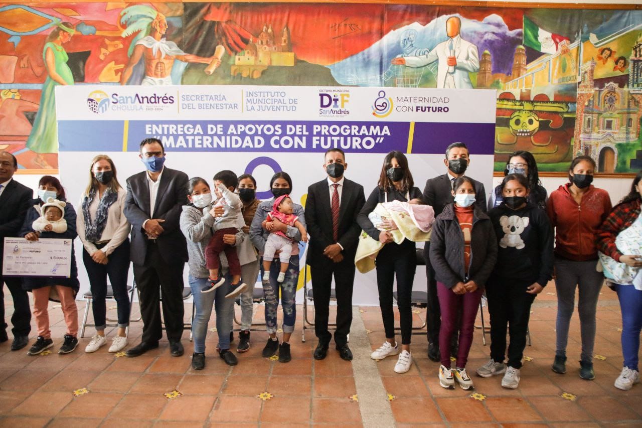 Entrega Mundo Tlatehui apoyos del programa “Maternidad con Futuro” en San Andrés Cholula