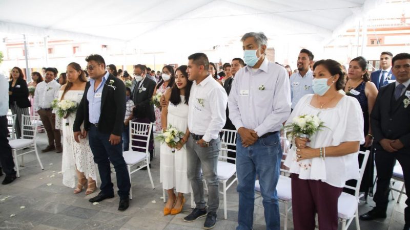 Realizan boda masiva en San Andrés Cholula