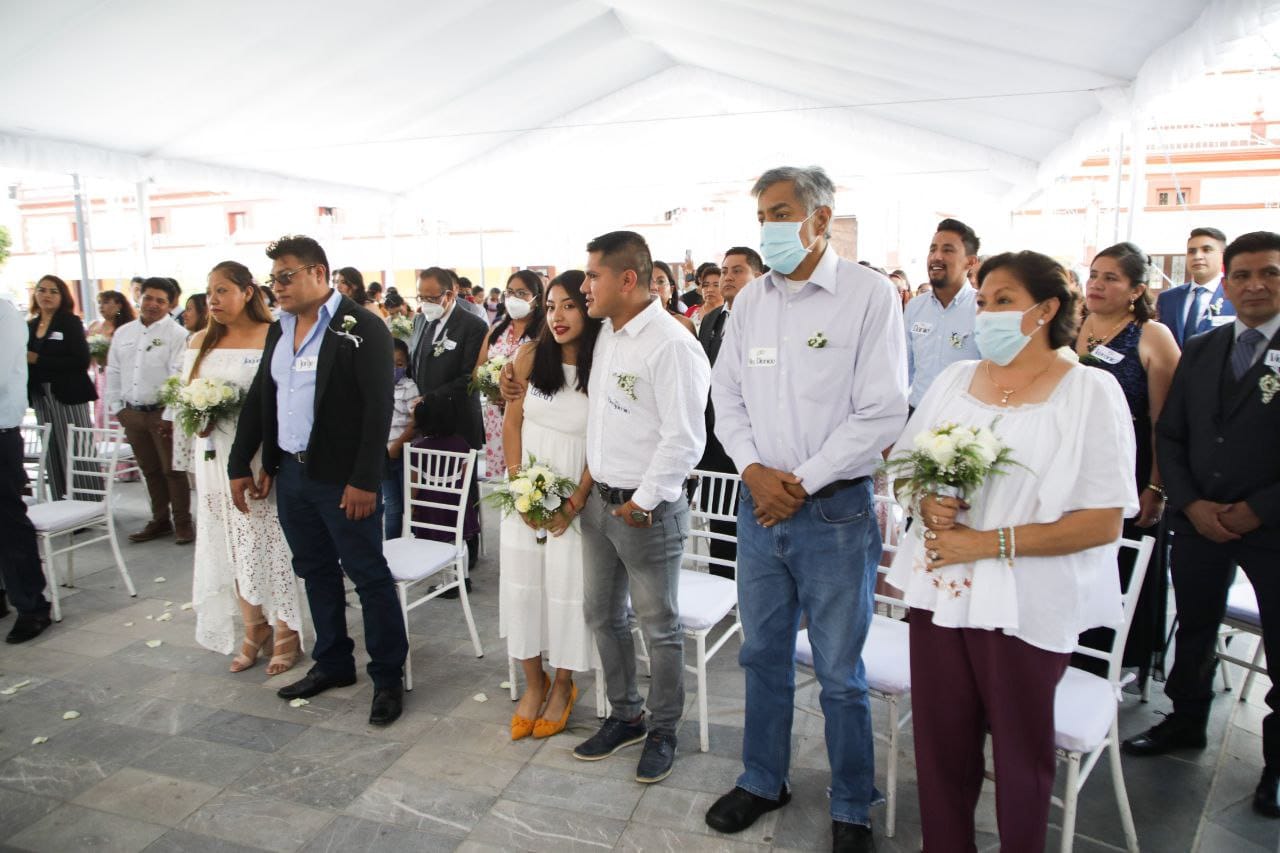 Realizan boda masiva en San Andrés Cholula