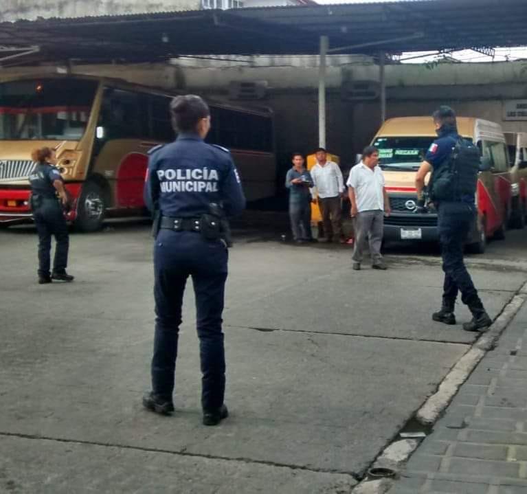 Hombre intenta agredir con machete a sujeto en Huauchinango