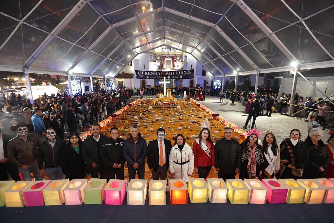 Con el 26 Festival de la Luz y de la Vida y Ofrenda de Mil Luces, Chignahuapan conmemora el Día de Muertos