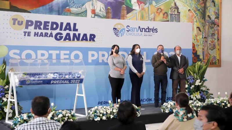Premian a contribuyentes cumplidos en San Andrés Cholula