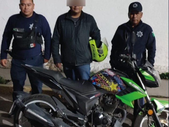 Frustran policías de San Pedro Cholula robo de motocicleta