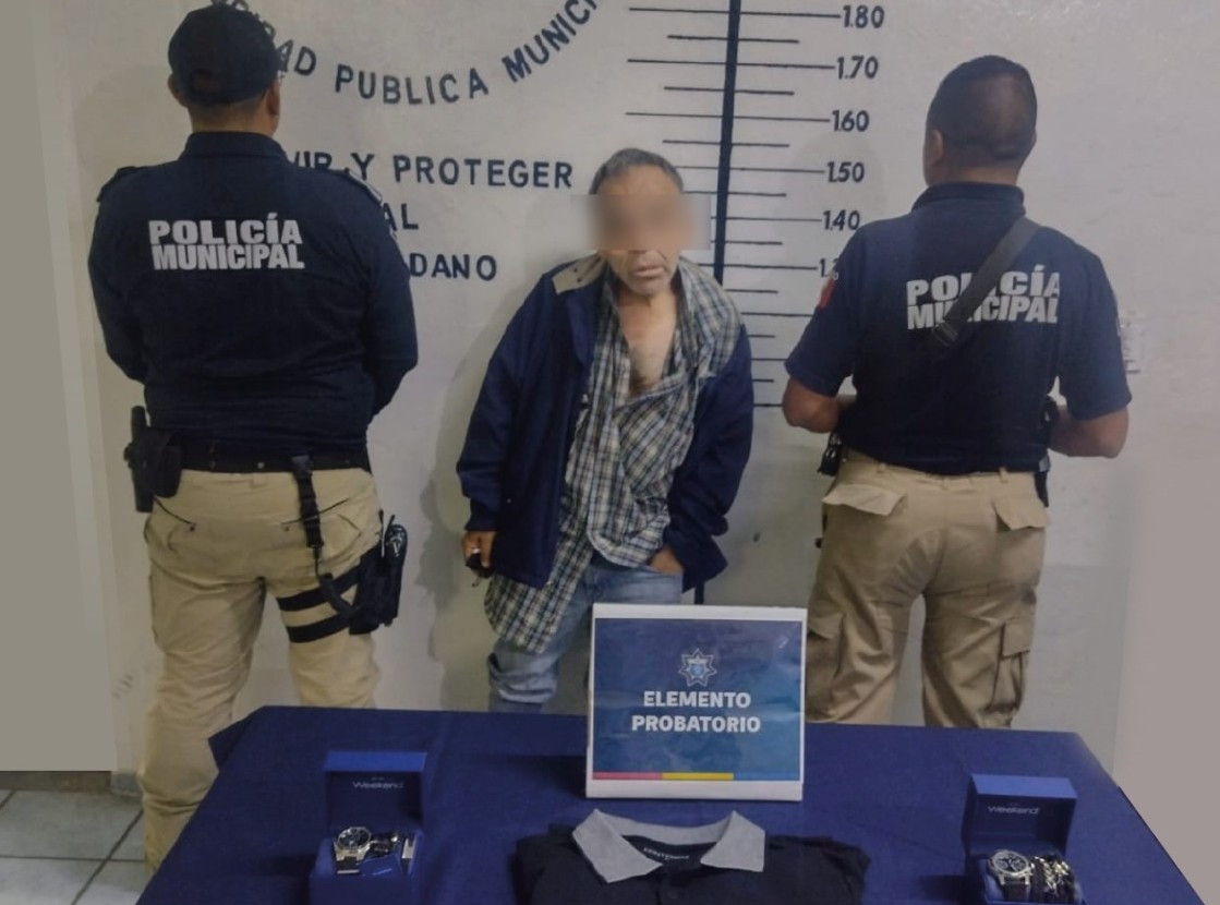 Aseguran a presunto delincuente en centro comercial de San Pedro Cholula