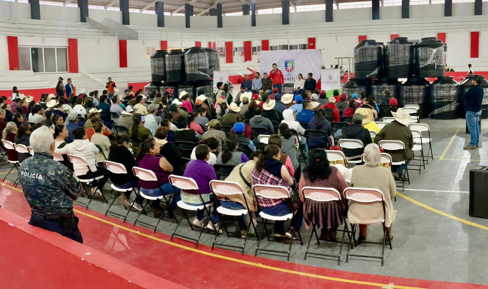 Familias de Chignahuapan reciben apoyos para su vivienda