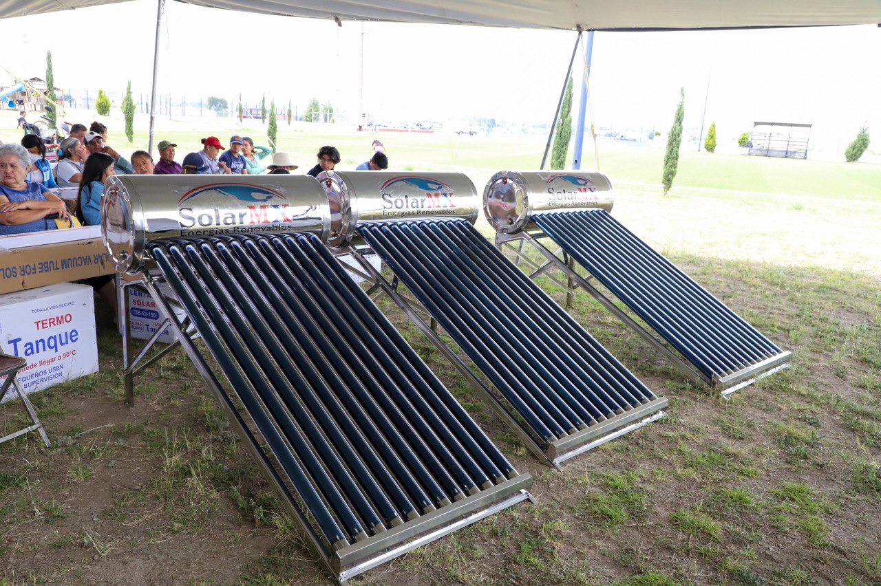 Entrega ayuntamiento de Cholula calentadores solares