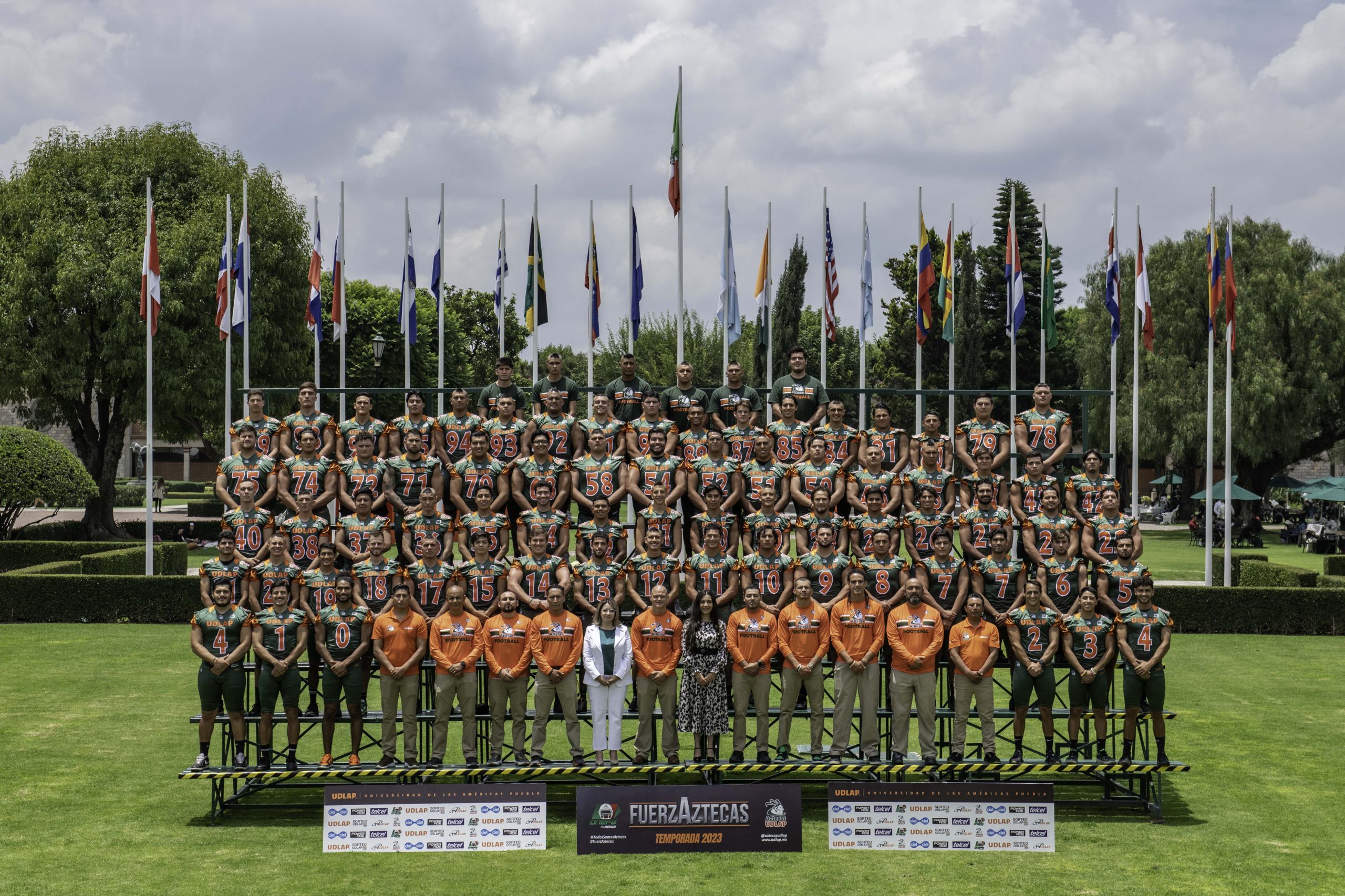 Presentan al equipo de futbol americano de la UDLAP