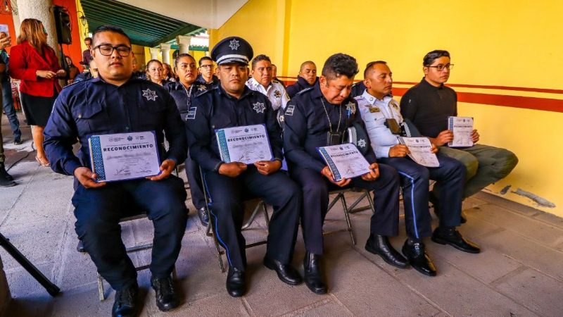 Reciben estímulos policías destacados en San Pedro Cholula