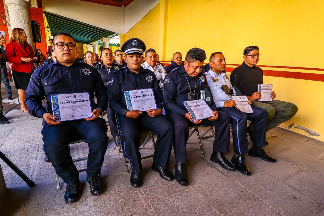 Reciben estímulos policías destacados en San Pedro Cholula