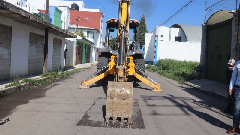 Sustituye Ayuntamiento de Cholula red de drenaje en Barrio Xixitla