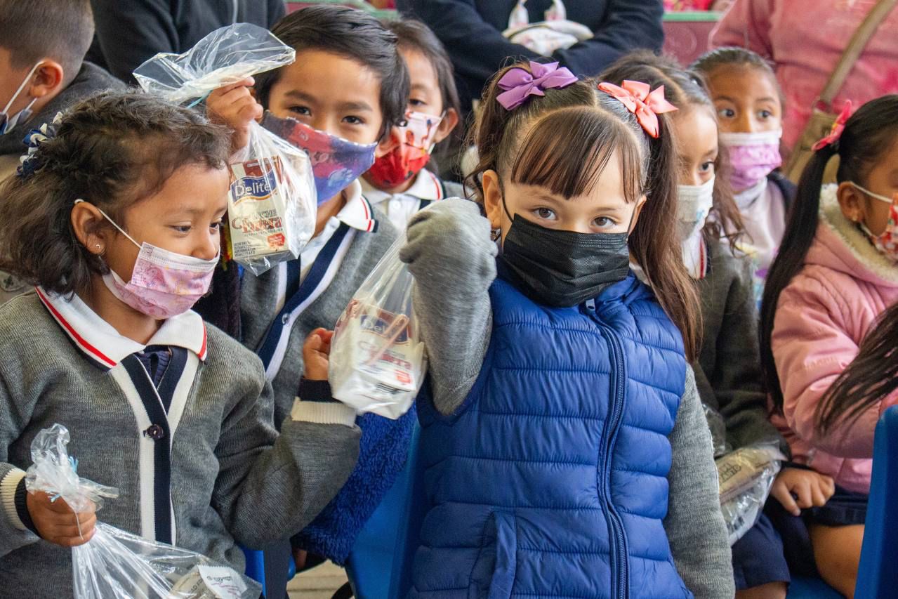 Benefician “Desayunos escolares” a estudiantes de San Andrés Cholula