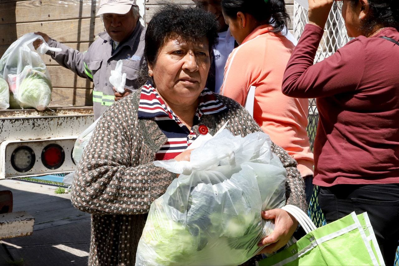 Con el programa “Nutriendo tu Economía” familias reciben despensas en San Andrés Cholula