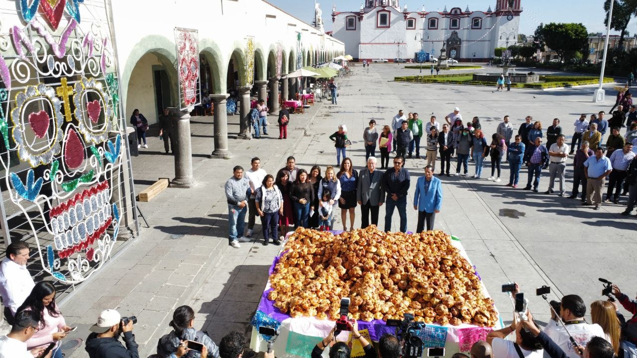 Elaboran panaderías de San Pedro Cholula hojaldra monumental