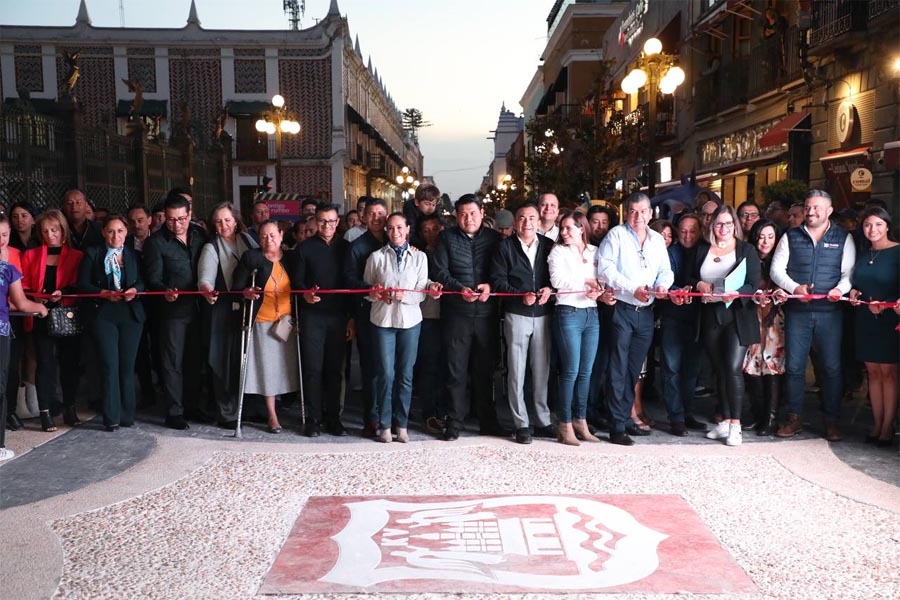 Inauguran corredor peatonal de la 16 de Septiembre en la capital de Puebla