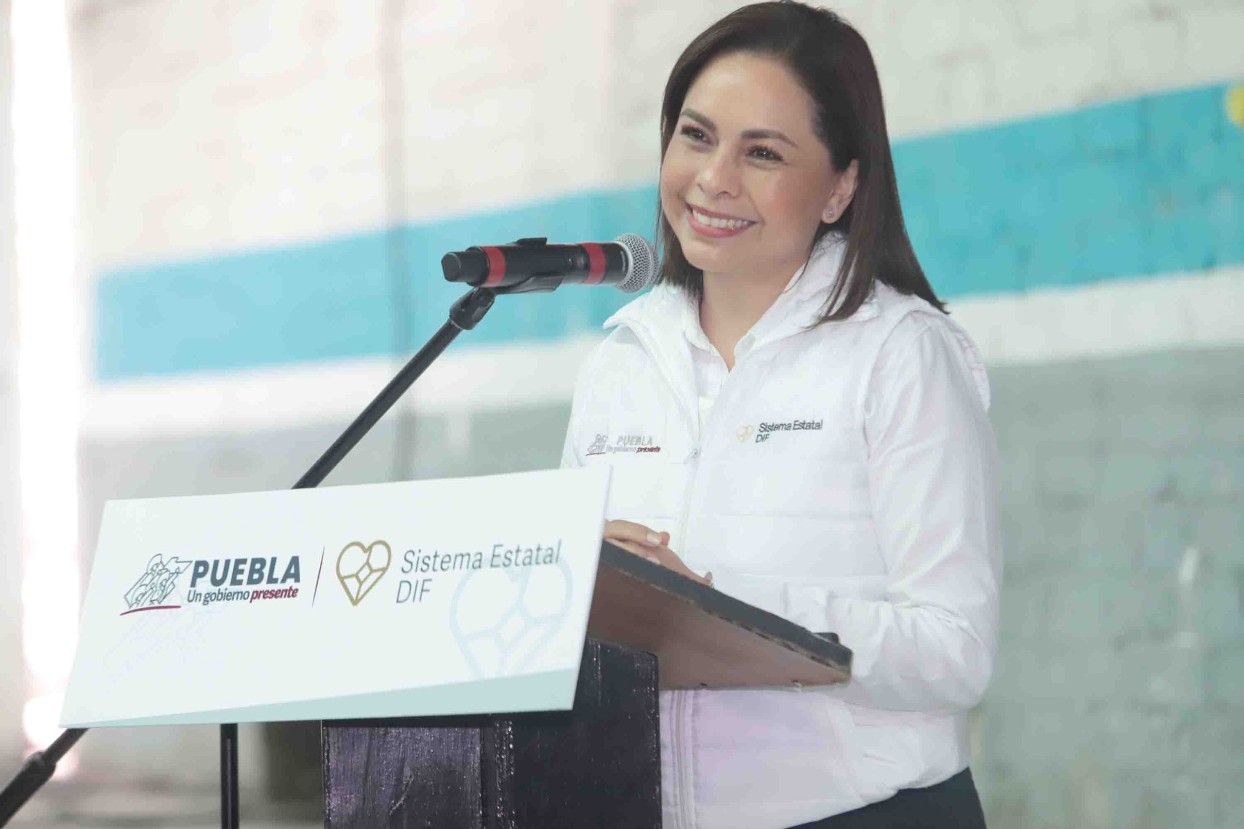 Entrega Gaby Bonilla equipamiento en región de Tehuacán