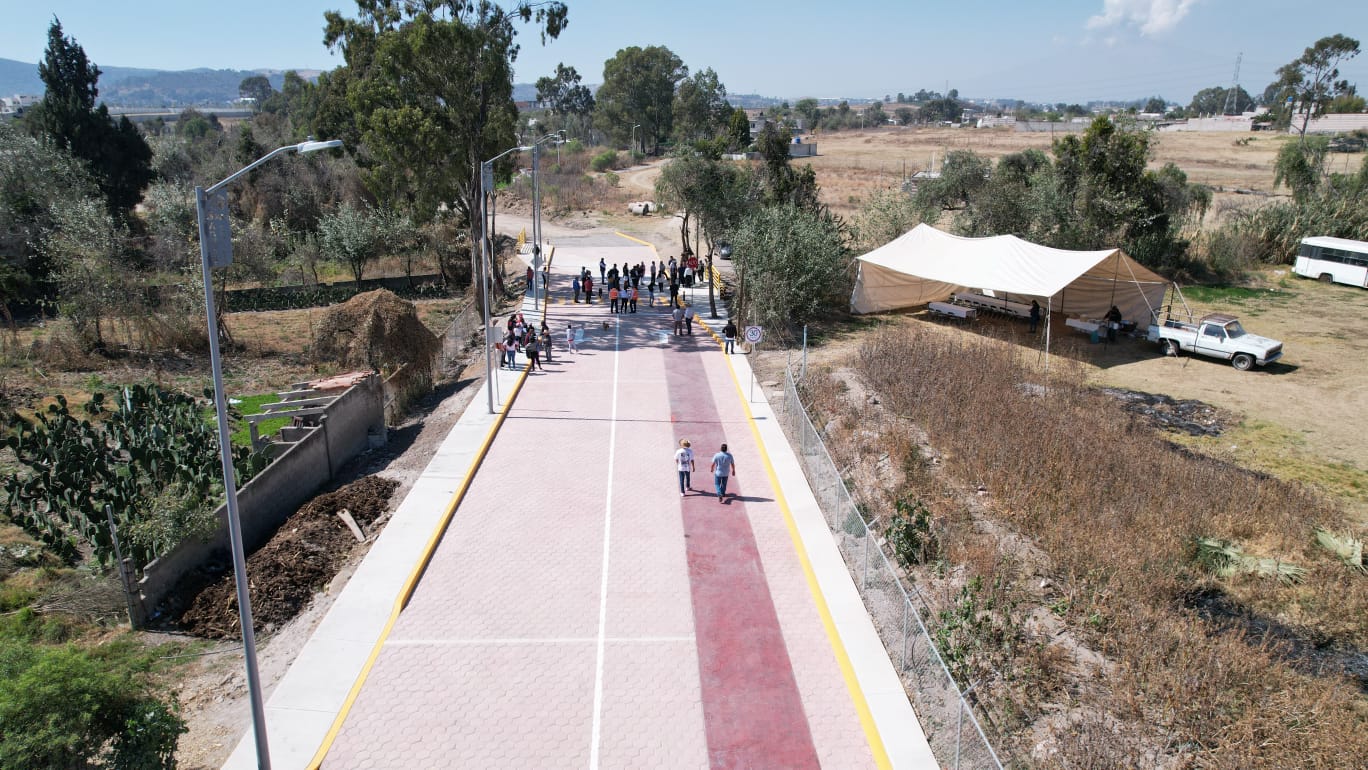 Mejora Cholula infraestructura urbana en San Antonio Cacalotepec