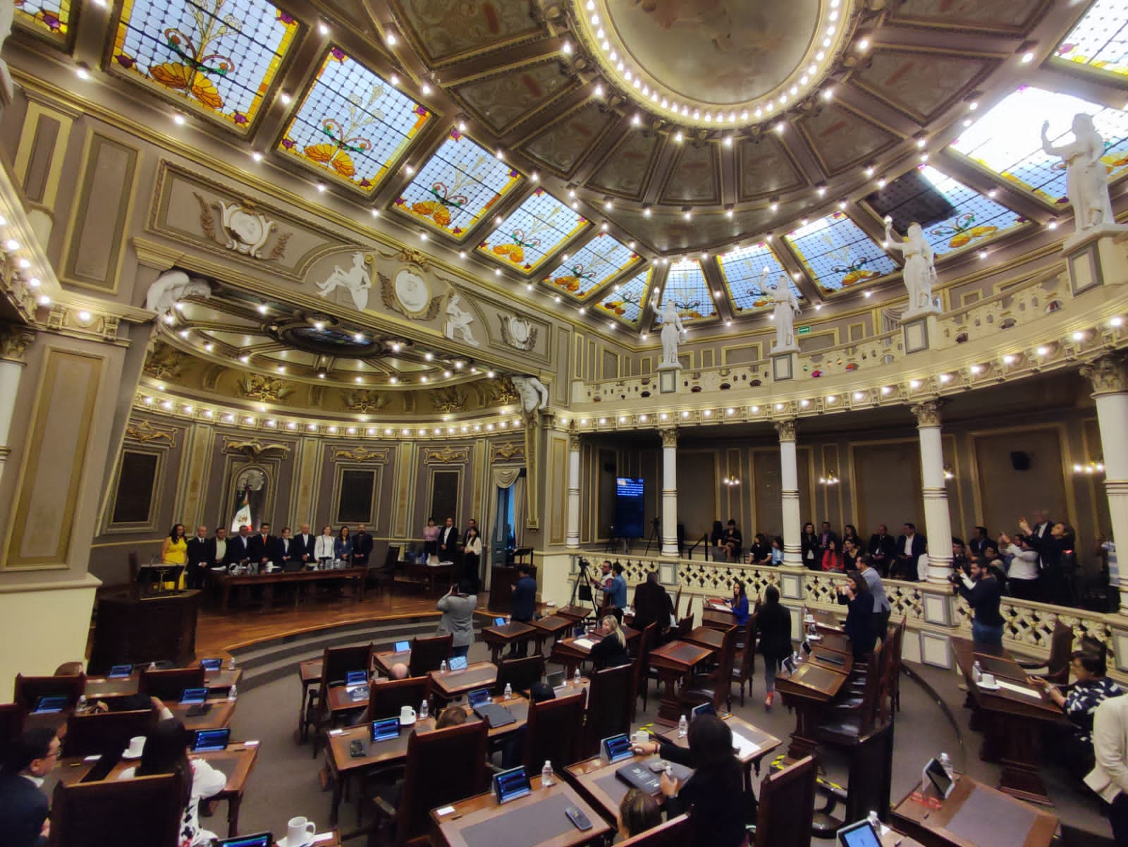 Rinden protesta cuatro diputados en el Congreso de Puebla