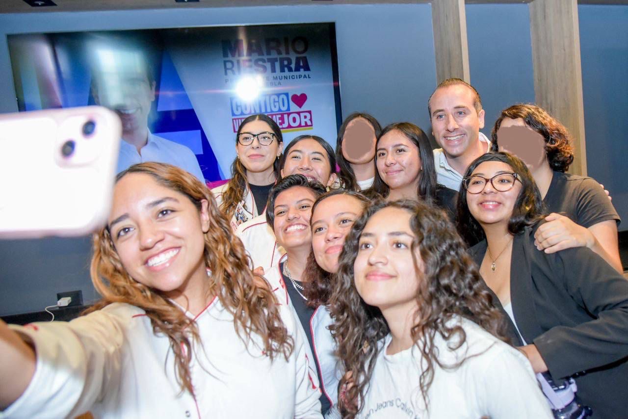 Presenta Mario Riestra programa “Fuerza Violeta y Refugio para Mujeres” a universitarios