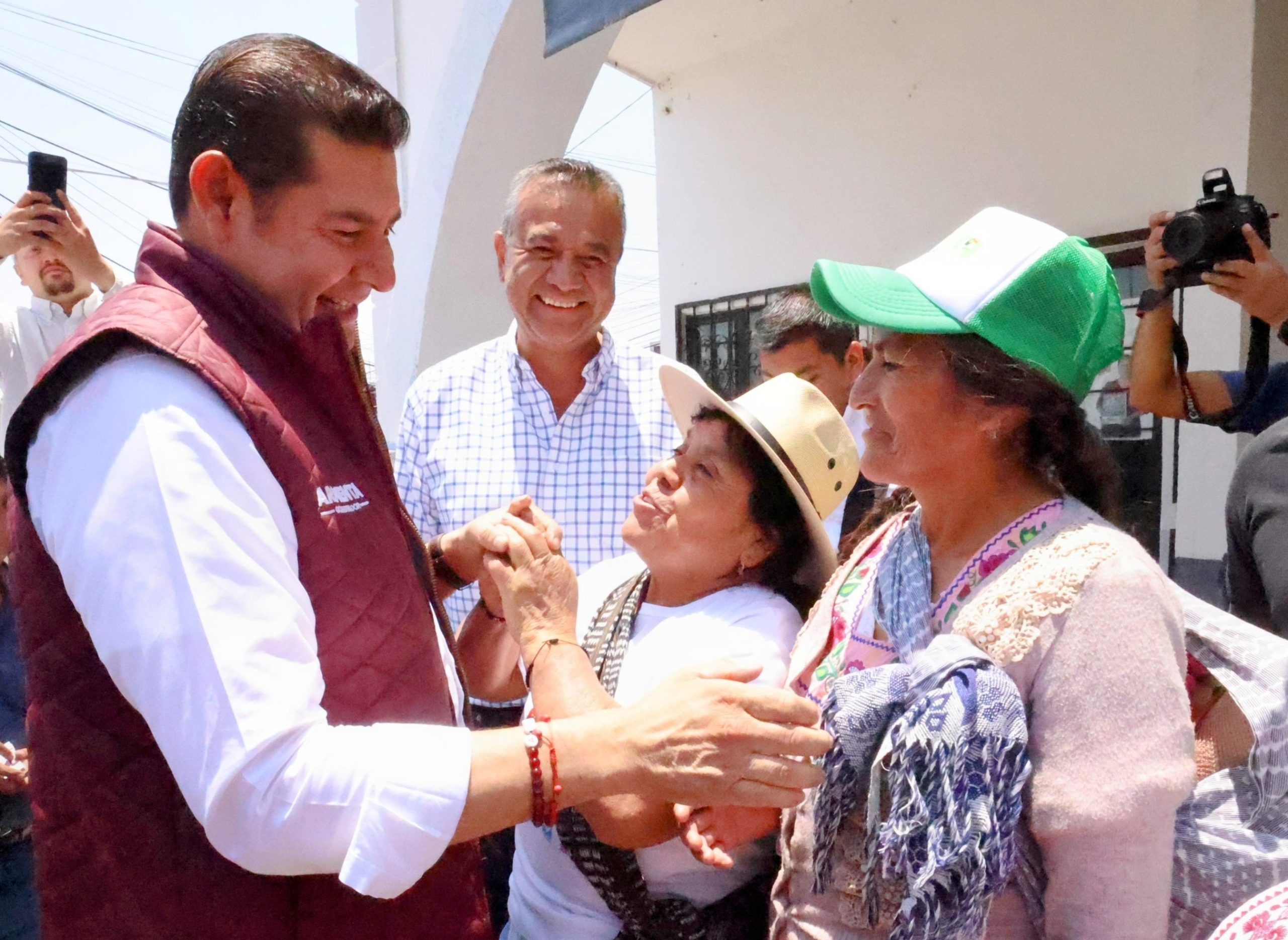 Promoverá Alejandro Armenta alianzas entre medicina tradicional y el sector salud