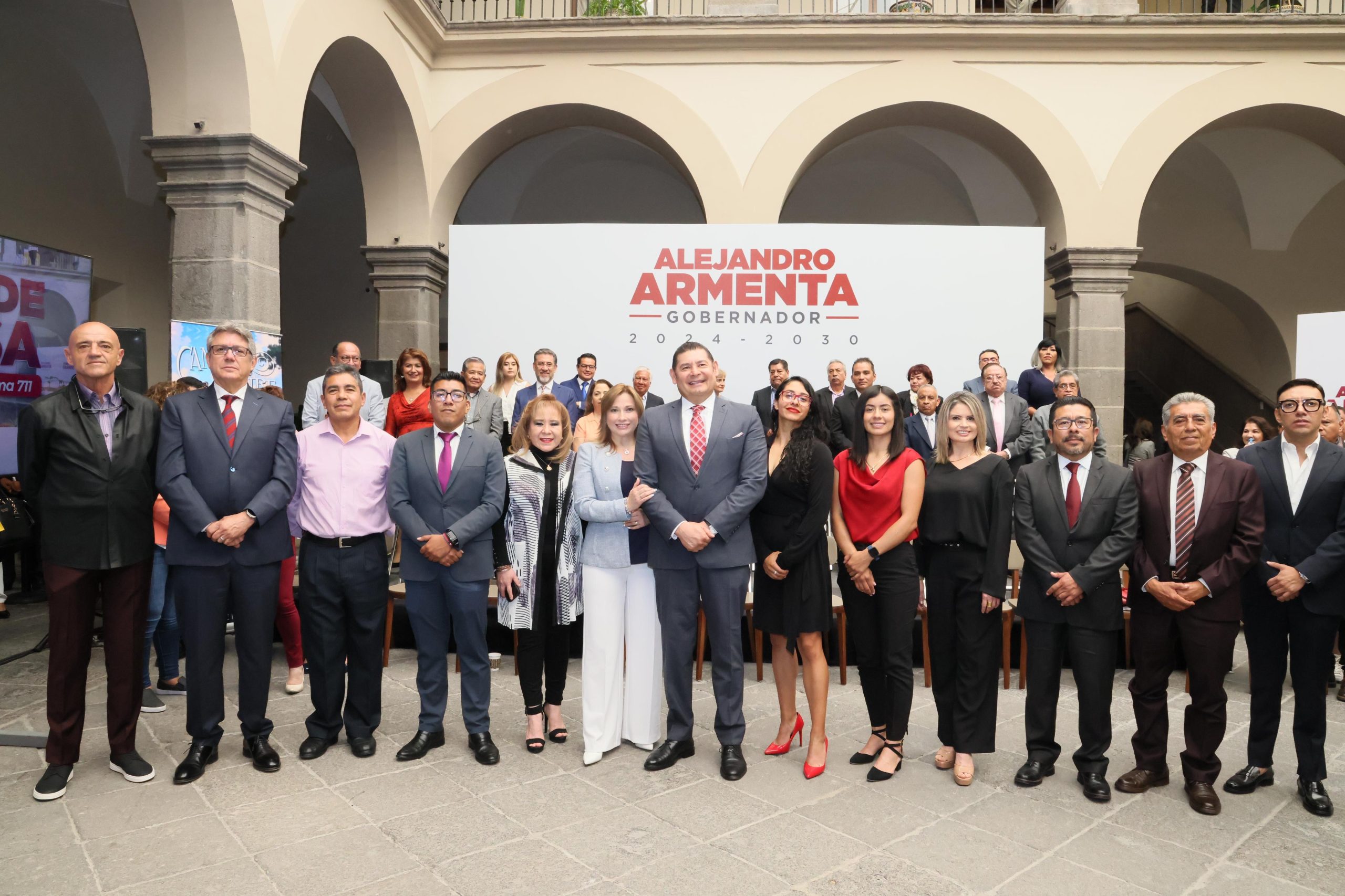 Presenta Armenta nuevos integrantes de su gabinete