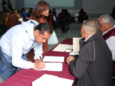 Asignan más de mil plazas definitivas y temporales para docentes en Puebla