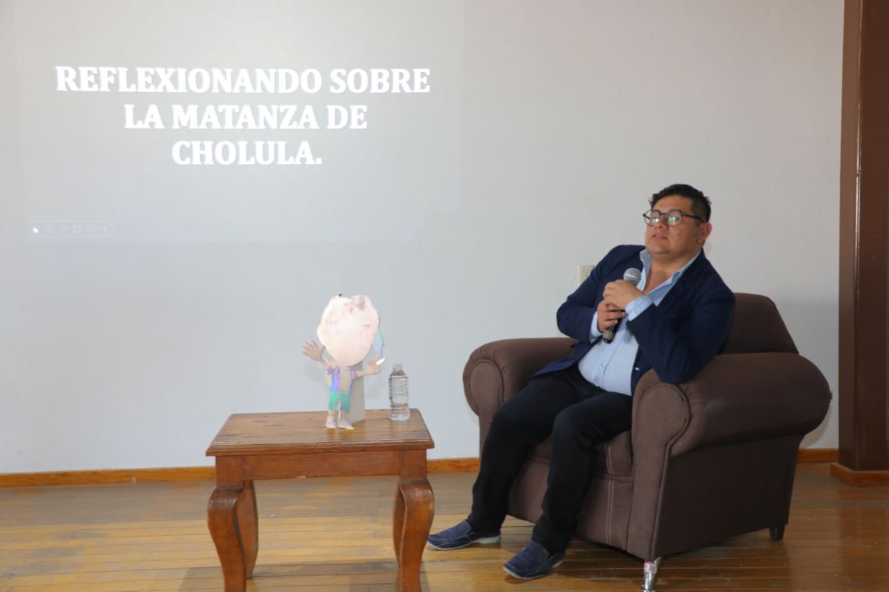 Realizan conferencia “Reflexionando la Matanza de Cholula” en San Andrés