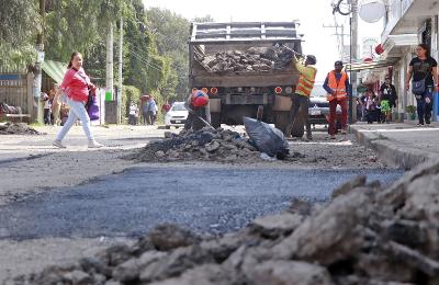 Avanza programa de bacheo implementado por Omar Muñoz en Cuautlancingo