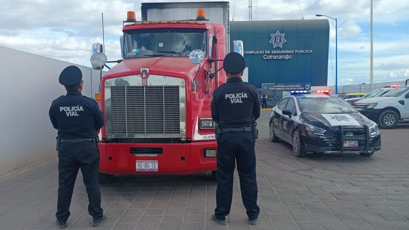 Recuperan autoridades de Coronango tráiler robado en el EdoMex