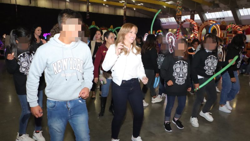 Comparte Ceci Arellano festejos con jóvenes de la Casa del Adolescente en Puebla