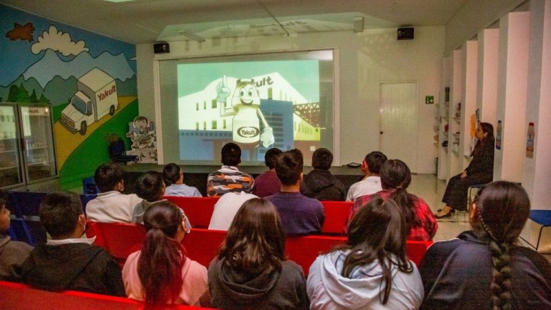 Exploran estudiantes del SMDIF mundo de la ciencia en Yakult