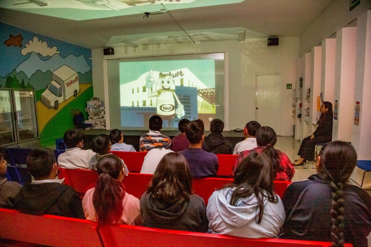 Exploran estudiantes del SMDIF mundo de la ciencia en Yakult