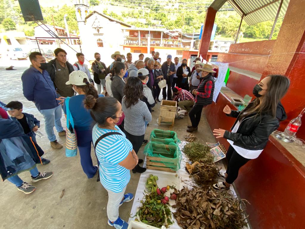 Capacita Medio Ambiente a productores en aprovechamiento de residuos orgánicos en Zacatlán