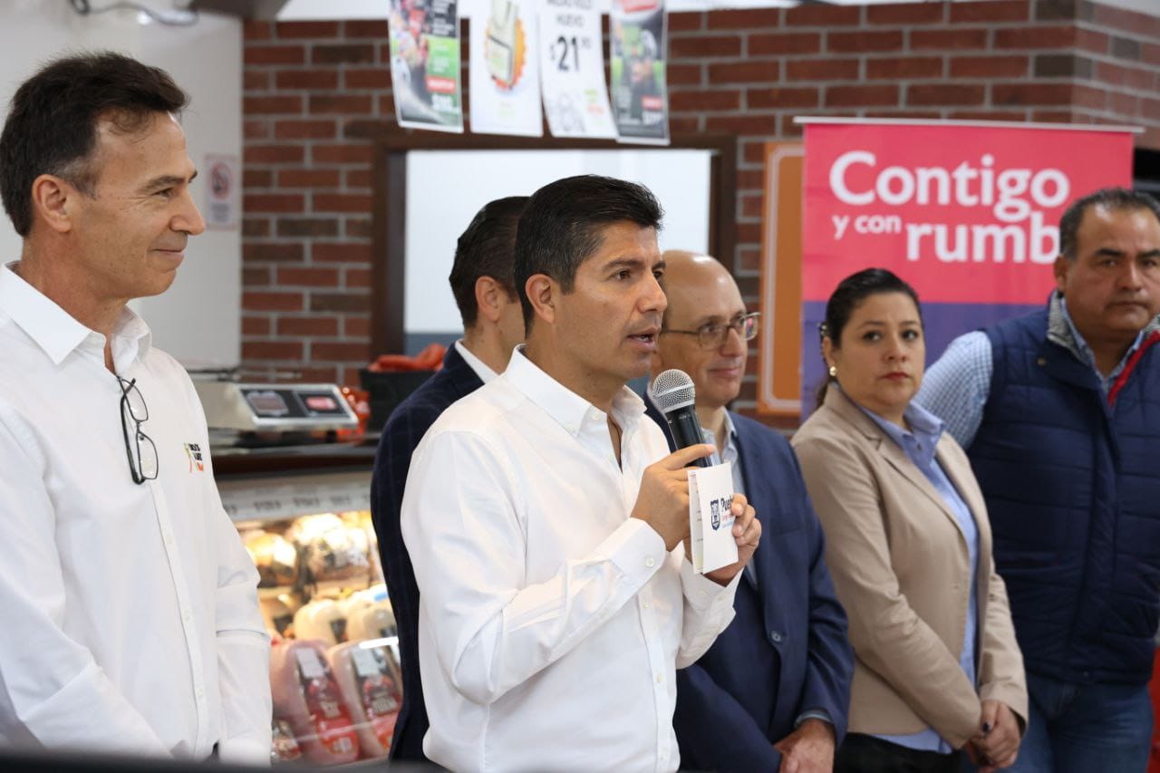 Inaugura Eduardo Rivera primera tienda “Mercado Bachoco”