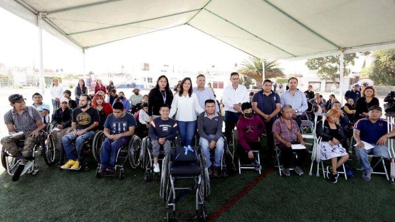 Entrega DIF San Andrés Cholula sillas de ruedas semideportivas