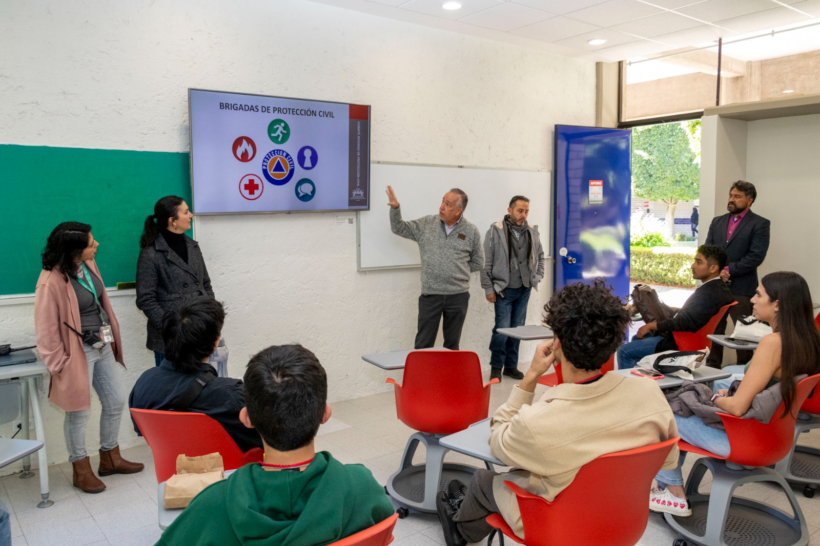 Inician jóvenes estudiantes vida académica en la IBERO Puebla