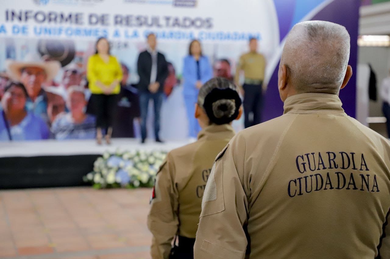 Entregan uniformes a elementos de la Guardia Ciudadana en San Andrés Cholula