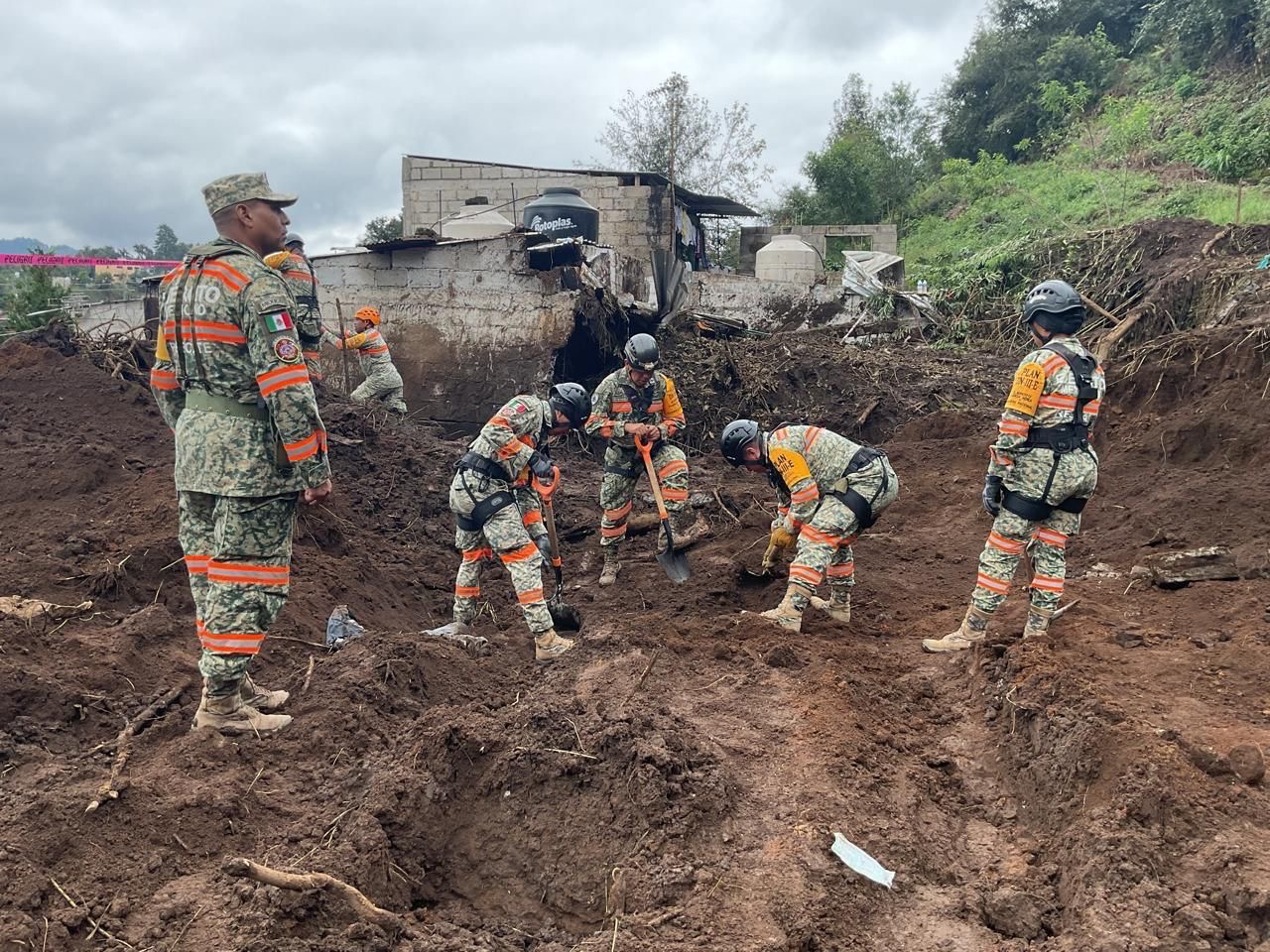 Con apoyo de las Fuerzas Armadas, continúa la reconstrucción en la Sierra Norte