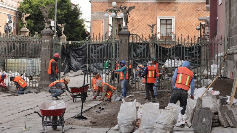 Rehabilita gobierno estatal atrio de la Catedral de Puebla