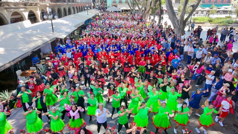 Realizan jornada de activación física en el Zócalo de Puebla por Día de la Niñez