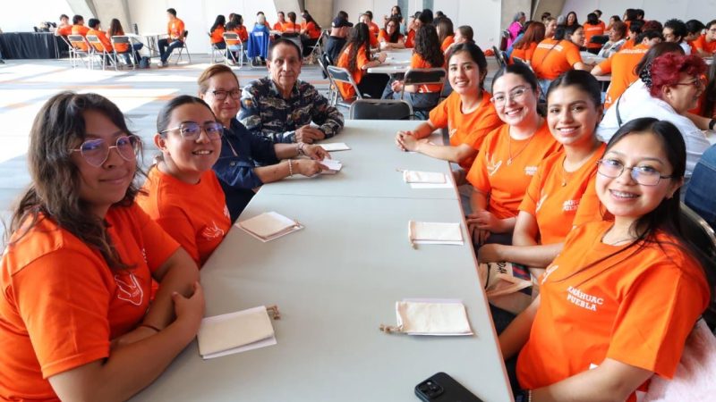 Realiza DIF Puebla Capital encuentro entre adultos mayores y estudiantes universitarios