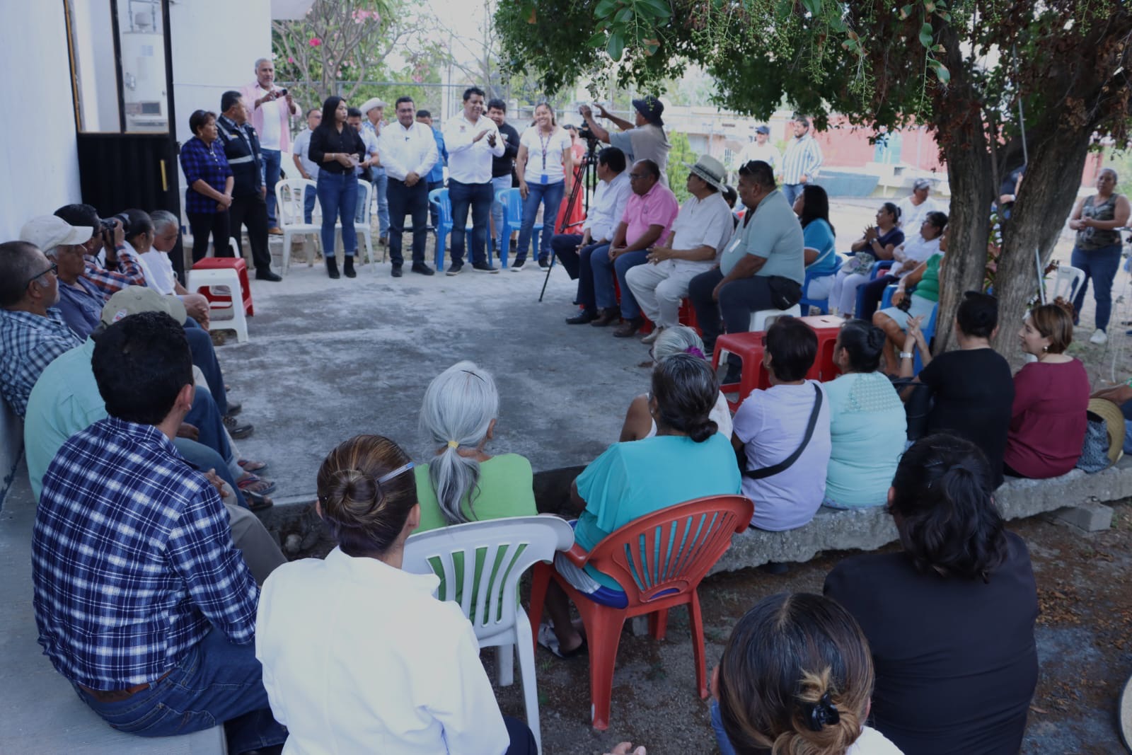 Impulsa diputado Pável Gaspar obras comunitarias en el Valle de Acatlán de Osorio